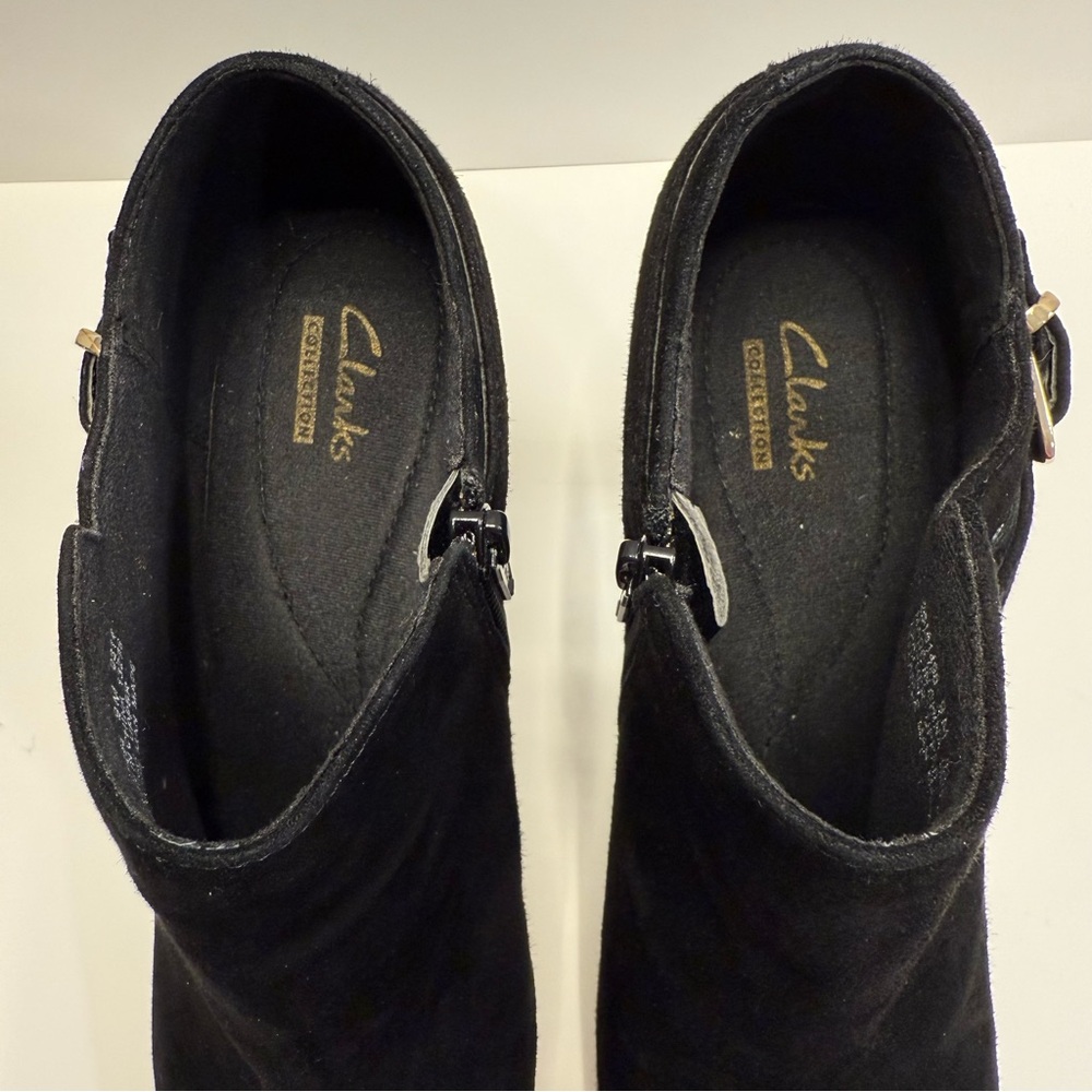 Clarks Brier Milan Black Suede Heeled Ankle Booties Women’s 9M - Picture 2 of 12